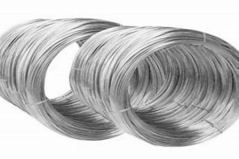 כיצד מתפקד חוט Nitinol בתנאי מזג אוויר שונים הנפוצים במהלך מצנחי רחיפה?